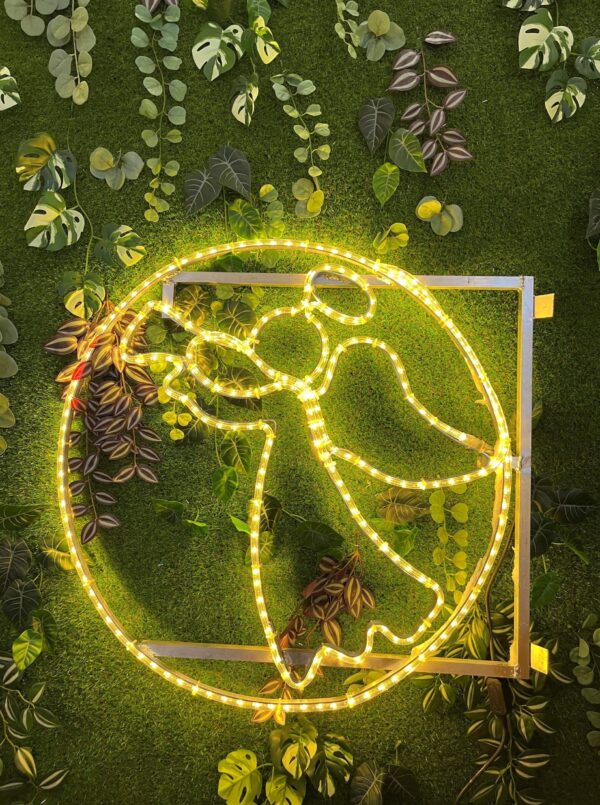 LED motyvas stulpui